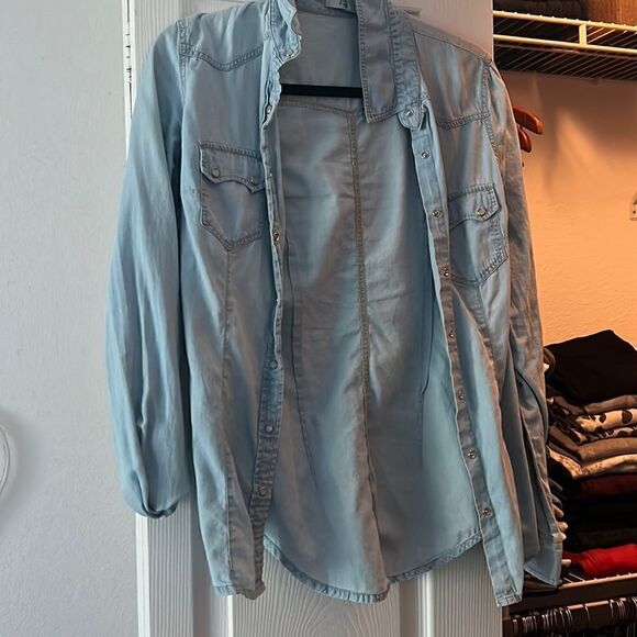 Forever 21 Tops - Jean Shirt Flannel Button Down - Womens Small / Worn Once Excellent Condition
